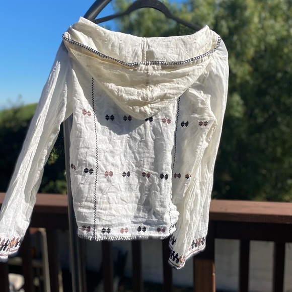 Free People, Long Sleeve, Embroidered Ivory Boho Hooded Top. Size Small. NWOT - Picture 7 of 11